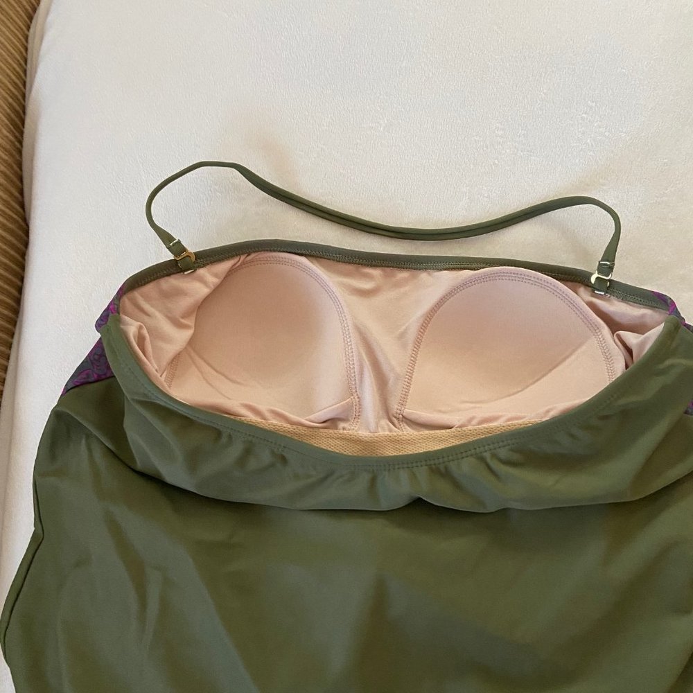 TWO SWIMSUITS FOR THE PRICE OF ONE!!     One in purple, one in green - Picture 8 of 9